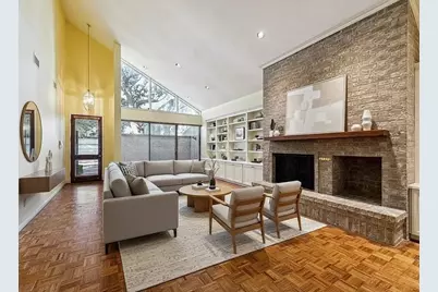 10 S Briar Hollow Lane #90, Houston, TX 77027 - Photo 3