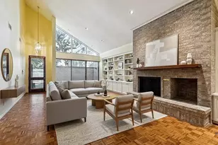 10 S Briar Hollow Ln, Houston, TX 77027 - Photo 3