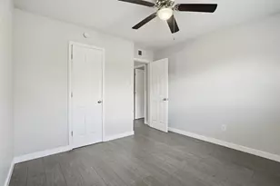 201 S Kansas Ave, League City, TX 77573 - Photo 13