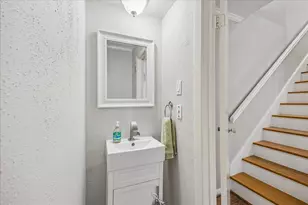 5050 Glenmont Dr, Houston, TX 77081 - Photo 7