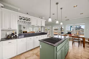 219 Lokai St, Tiki Island, TX 77554 - Photo 9