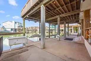 219 Lokai St, Tiki Island, TX 77554 - Photo 35