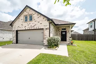 607 Rain Cloud Dr, Baytown, TX 77523 - Photo 1