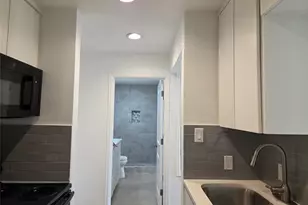 10075 Westpark Dr, Houston, TX 77042 - Photo 31