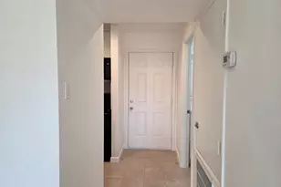 10075 Westpark Dr, Houston, TX 77042 - Photo 15