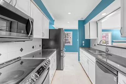5514 Beverlyhill Street #2, Houston, TX 77056 - Photo 9