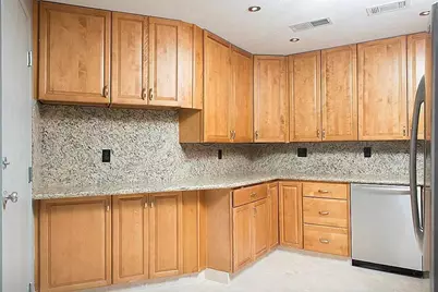5050 Woodway Drive #2A, Houston, TX 77056 - Photo 11