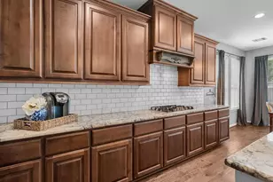 904 Cozy Hollow Ct, Friendswood, TX 77546 - Photo 9