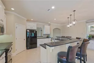 1919 Debbie Dr, Bryan, TX 77802 - Photo 7