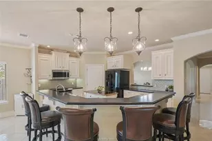 1919 Debbie Dr, Bryan, TX 77802 - Photo 5