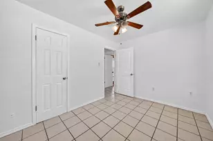 522 Hollyvale Dr, Houston, TX 77060 - Photo 15