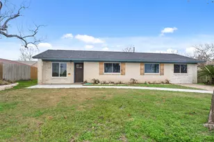 17 County Rd 243, Bay City, TX 77414 - Photo 1