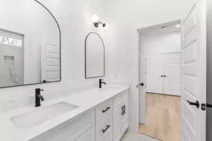 5903 Doolittle Blvd, Houston, TX 77033 - Photo 9