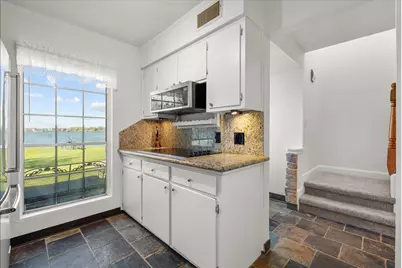 8908 Glacier Avenue, Texas City, TX 77591 - Photo 11