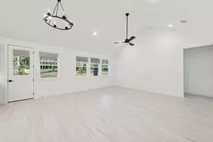 108 Roebuck Ln, New Waverly, TX 77358 - Photo 17