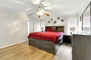 9810 Bayou Woods Dr, Baytown, TX 77521 - Photo 13