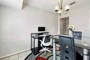 9810 Bayou Woods Dr, Baytown, TX 77521 - Photo 7