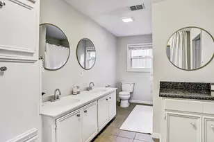 9402 Bevlyn Dr, Houston, TX 77025 - Photo 7