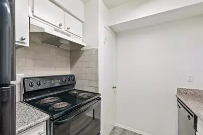 10101 Forum Park Drive #1046, Houston, TX 77036 - Photo 9