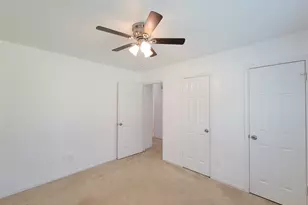 16807 Sussex Dr, Houston, TX 77083 - Photo 13