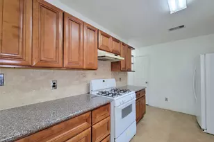 16807 Sussex Dr, Houston, TX 77083 - Photo 23