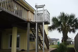 1187 Sailfish St, Bayou Vista, TX 77563 - Photo 9