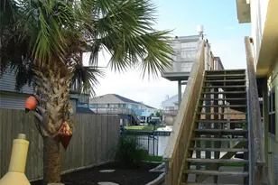 1187 Sailfish St, Bayou Vista, TX 77563 - Photo 3