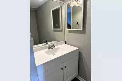 4711 Indian Trail #4, Baytown, TX 77521 - Photo 9