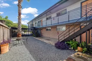 1016 E 7th St, Houston, TX 77009 - Photo 1