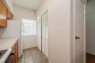 7729 Cambridge St, Houston, TX 77054 - Photo 13