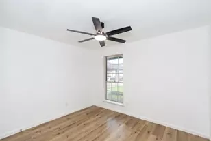 1918 Deerhurst Ln, Houston, TX 77088 - Photo 11