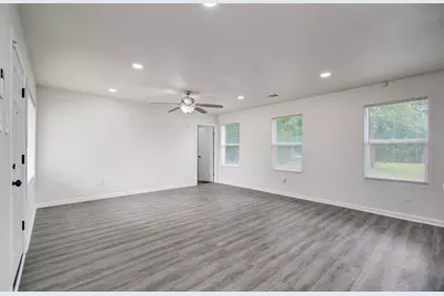 7713 St Lo Road, Houston, TX 77033 - Photo 3