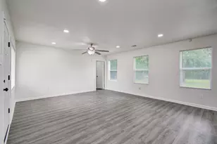 7713 St Lo Rd, Houston, TX 77033 - Photo 3