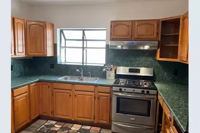 910 Avenue L, Galveston, TX 77550 - Photo 5