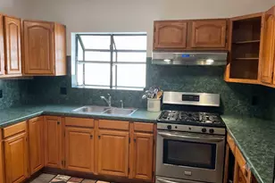 910 Avenue L, Galveston, TX 77550 - Photo 5