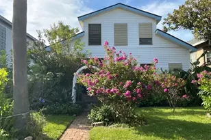 910 Avenue L, Galveston, TX 77550 - Photo 27