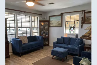 910 Avenue L, Galveston, TX 77550 - Photo 5