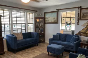 910 Avenue L, Galveston, TX 77550 - Photo 5