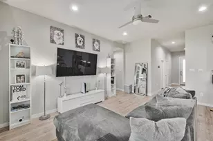 14226 Lake Lodge Dr, Conroe, TX 77384 - Photo 9