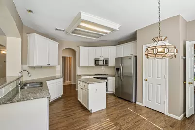 15415 Truslow Point Lane, Sugar Land, TX 77478 - Photo 9