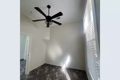 2809 Avenue O 1/2, Galveston, TX 77550 - Photo 9