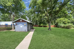 2002 W Hwy 6, Alvin, TX 77511 - Photo 9