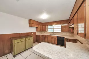 2002 W Hwy 6, Alvin, TX 77511 - Photo 41