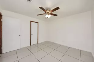 2002 W Hwy 6, Alvin, TX 77511 - Photo 31