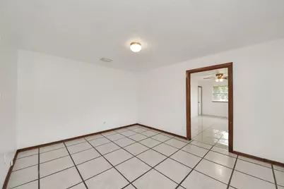 2002 W Highway 6, Alvin, TX 77511 - Photo 13