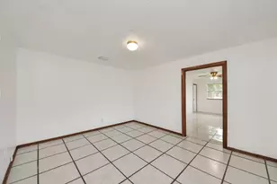 2002 W Hwy 6, Alvin, TX 77511 - Photo 13