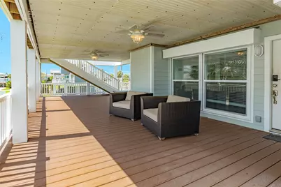 13827 Pirates Beach Boulevard, Galveston, TX 77554 - Photo 9