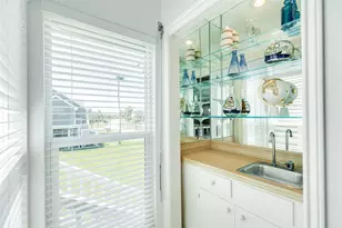 13827 Pirates Beach Blvd, Galveston, TX 77554 - Photo 17