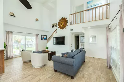 13827 Pirates Beach Boulevard, Galveston, TX 77554 - Photo 11