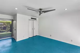 1310 Harbor View Dr, Galveston, TX 77550 - Photo 7